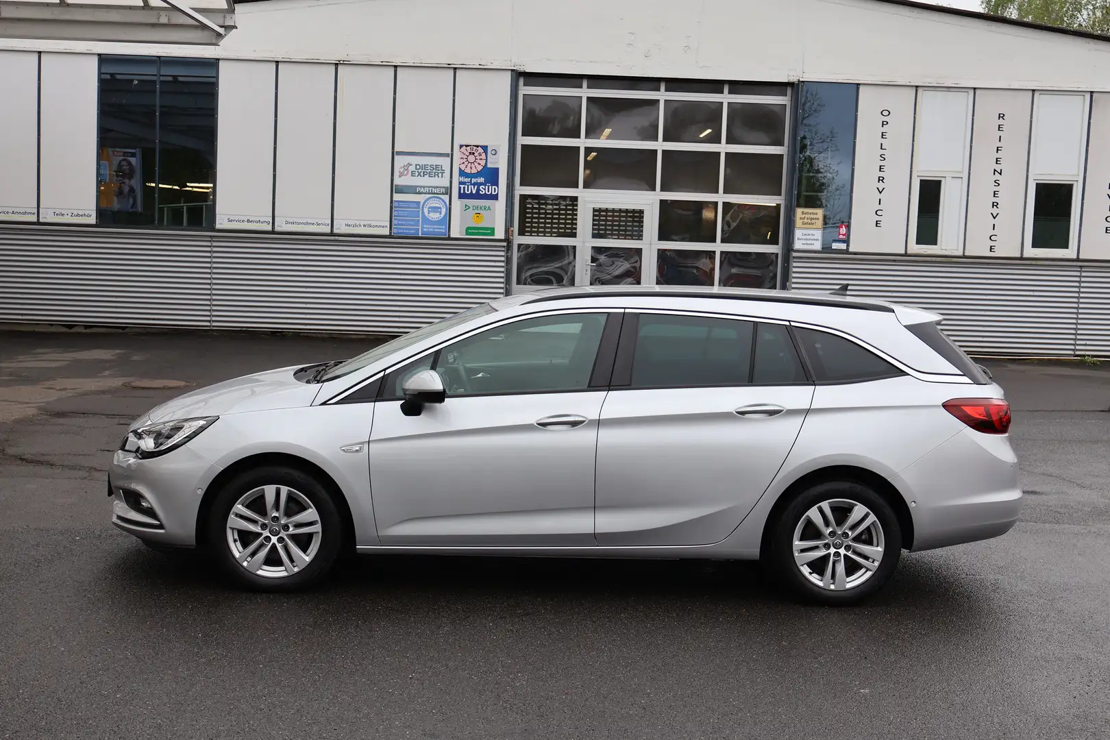 Opel Astra ST 1.6 Diesel AT Business+ACC+Matrix-LED+ Silber - 2