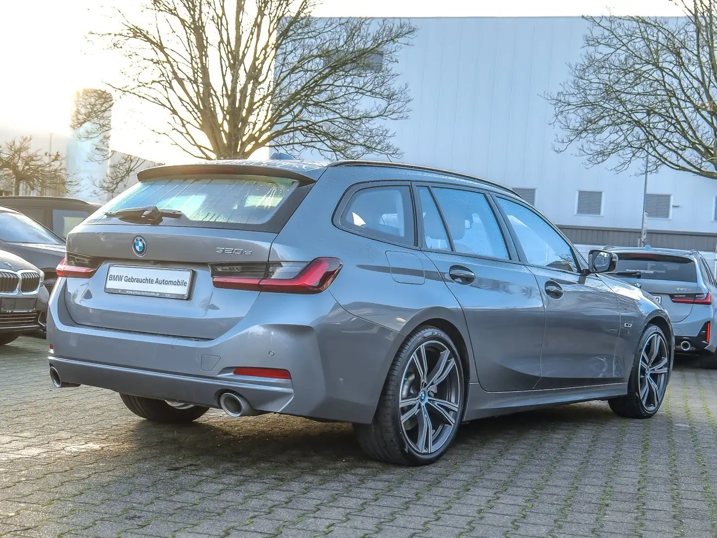 BMW 320 e Touring Sport Line Navi+Sportsitze+Widescreen+Hi Grau - 2