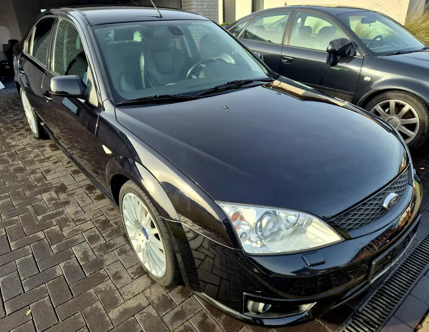 Ford Mondeo 3.0 V6 ST 220 - 2