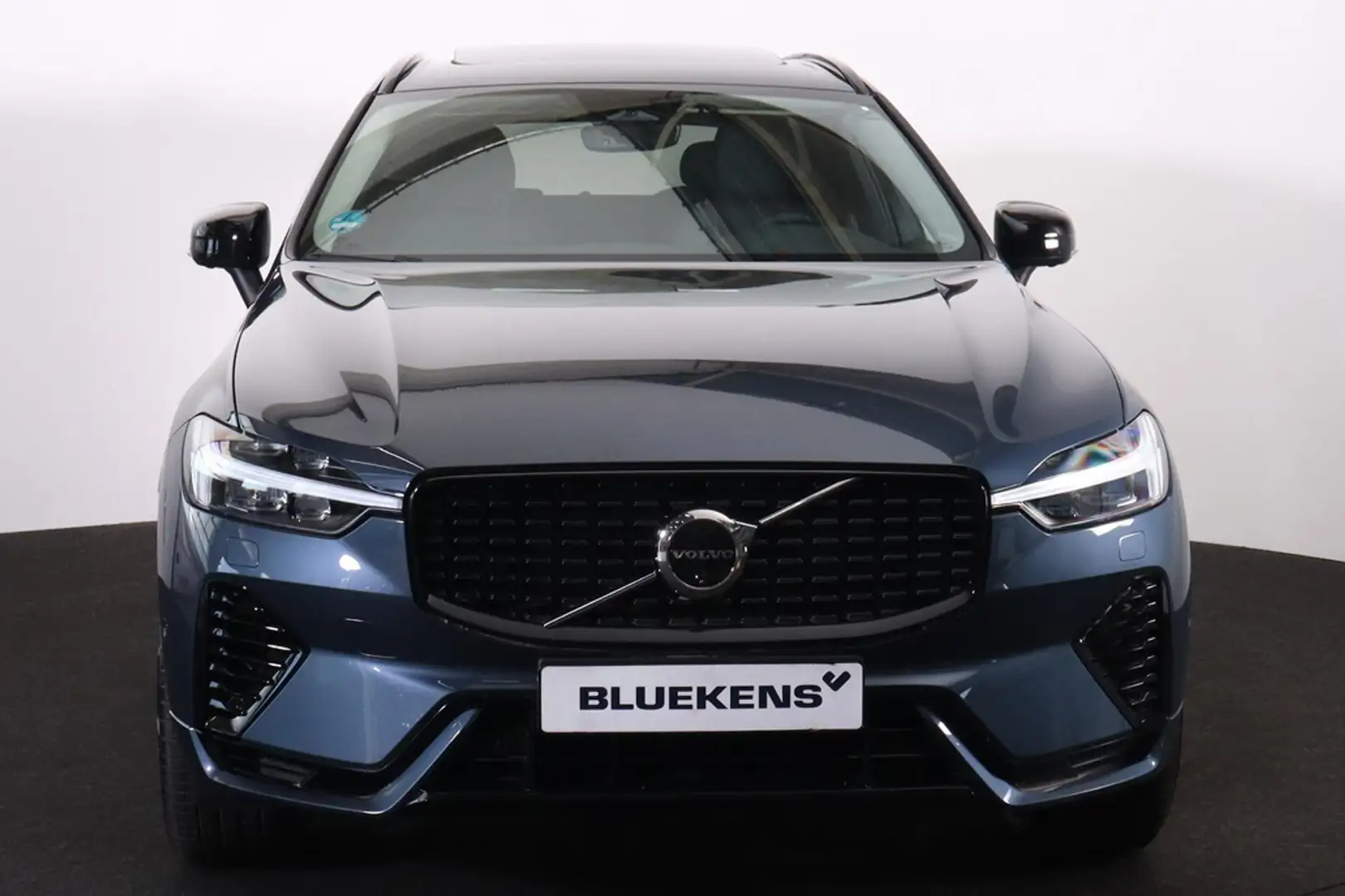 Volvo XC60 T6 Recharge AWD Plus Dark - LONG RANGE - Panorama/ Blauw - 2