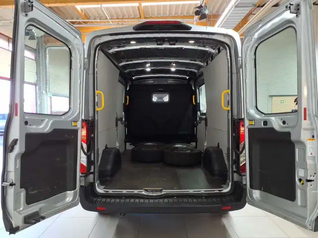Ford Transit view 15