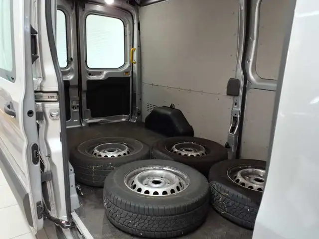 Ford Transit view 14