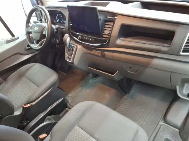 Ford Transit view 9