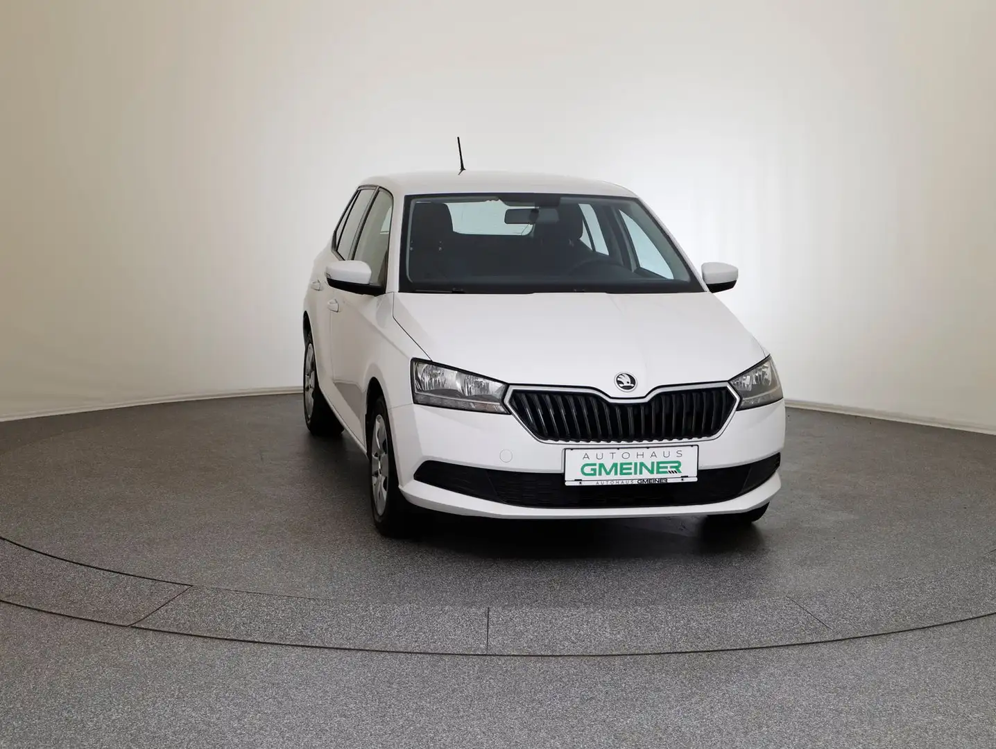 Skoda Fabia Active Blanc - 2
