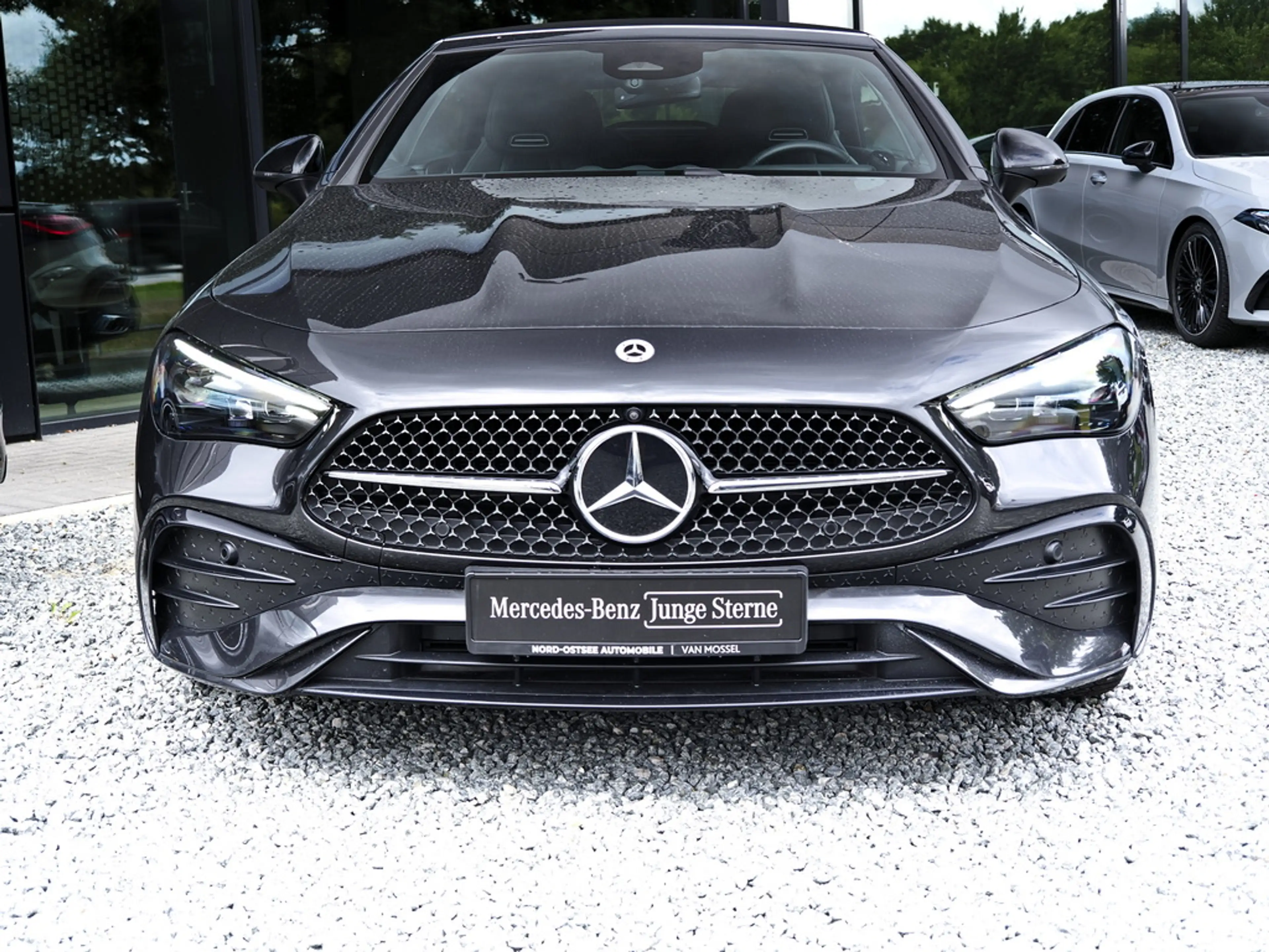 Mercedes-Benz CLE 200 CABRIO AMG NIGHT SHZ LHZ 360° BURMESTER — photo 4