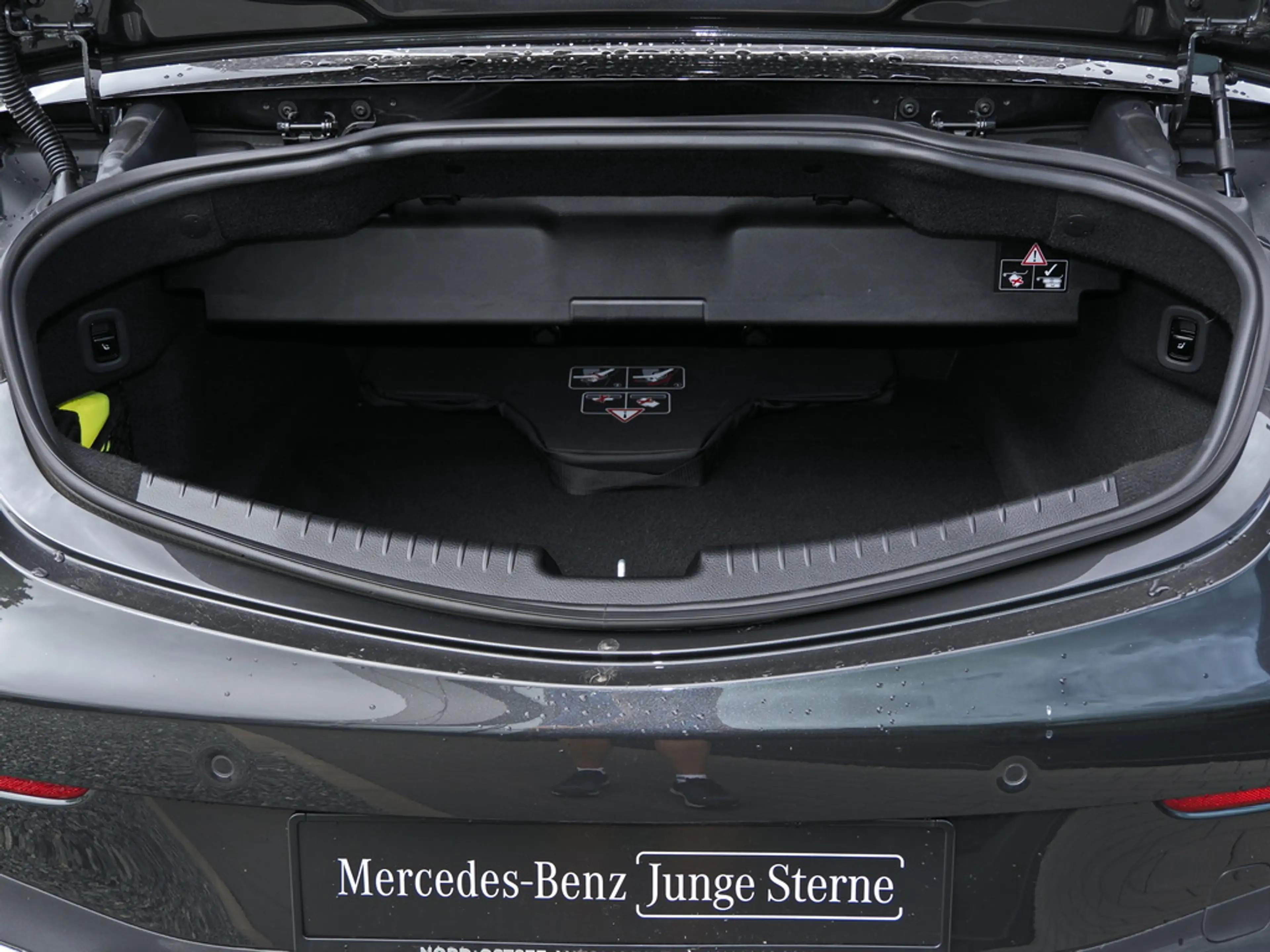 Mercedes-Benz CLE 200 CABRIO AMG NIGHT SHZ LHZ 360° BURMESTER — photo 14