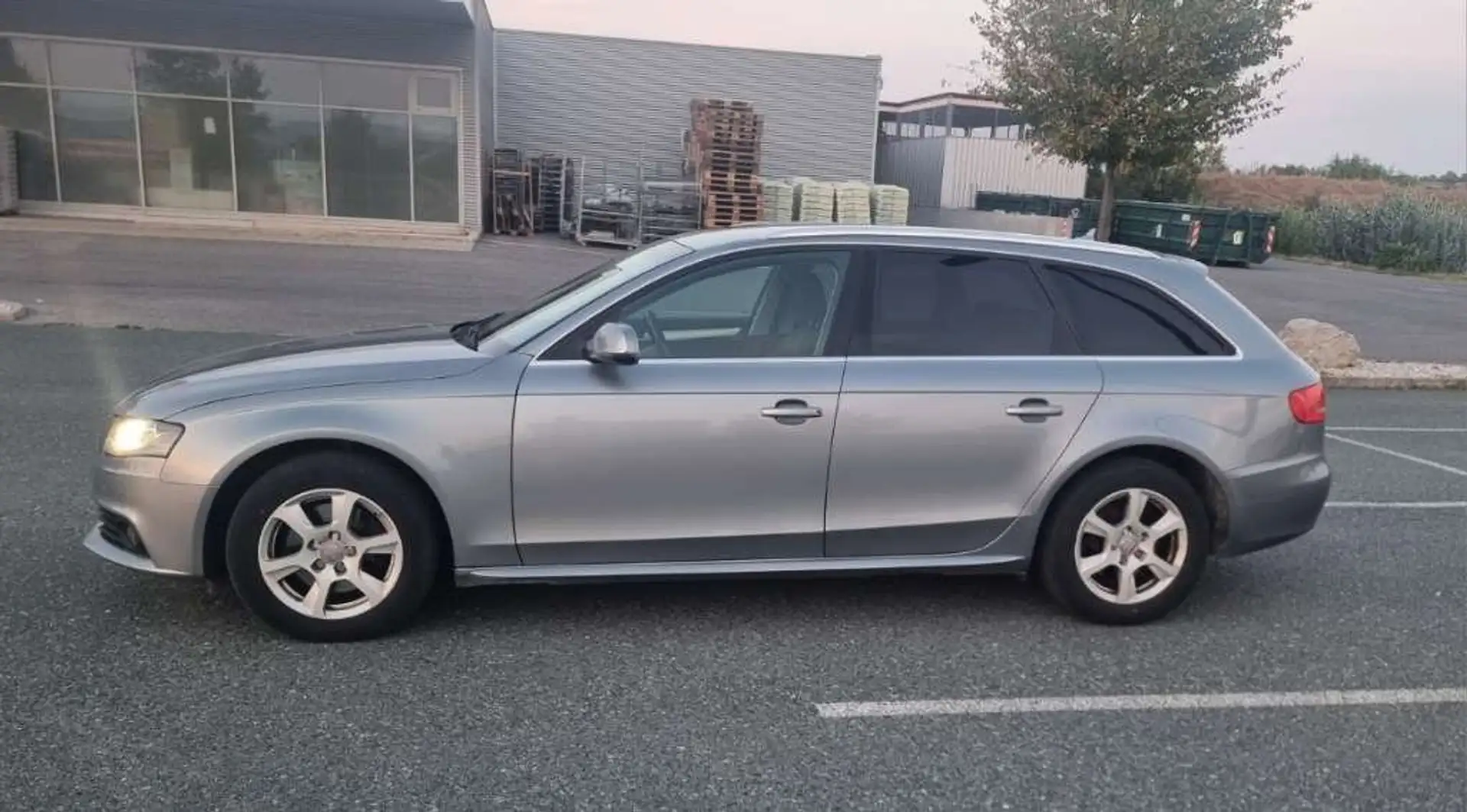 Audi A4 allroad A4 allroad 2,0 TDI quattro DPF Grau - 2