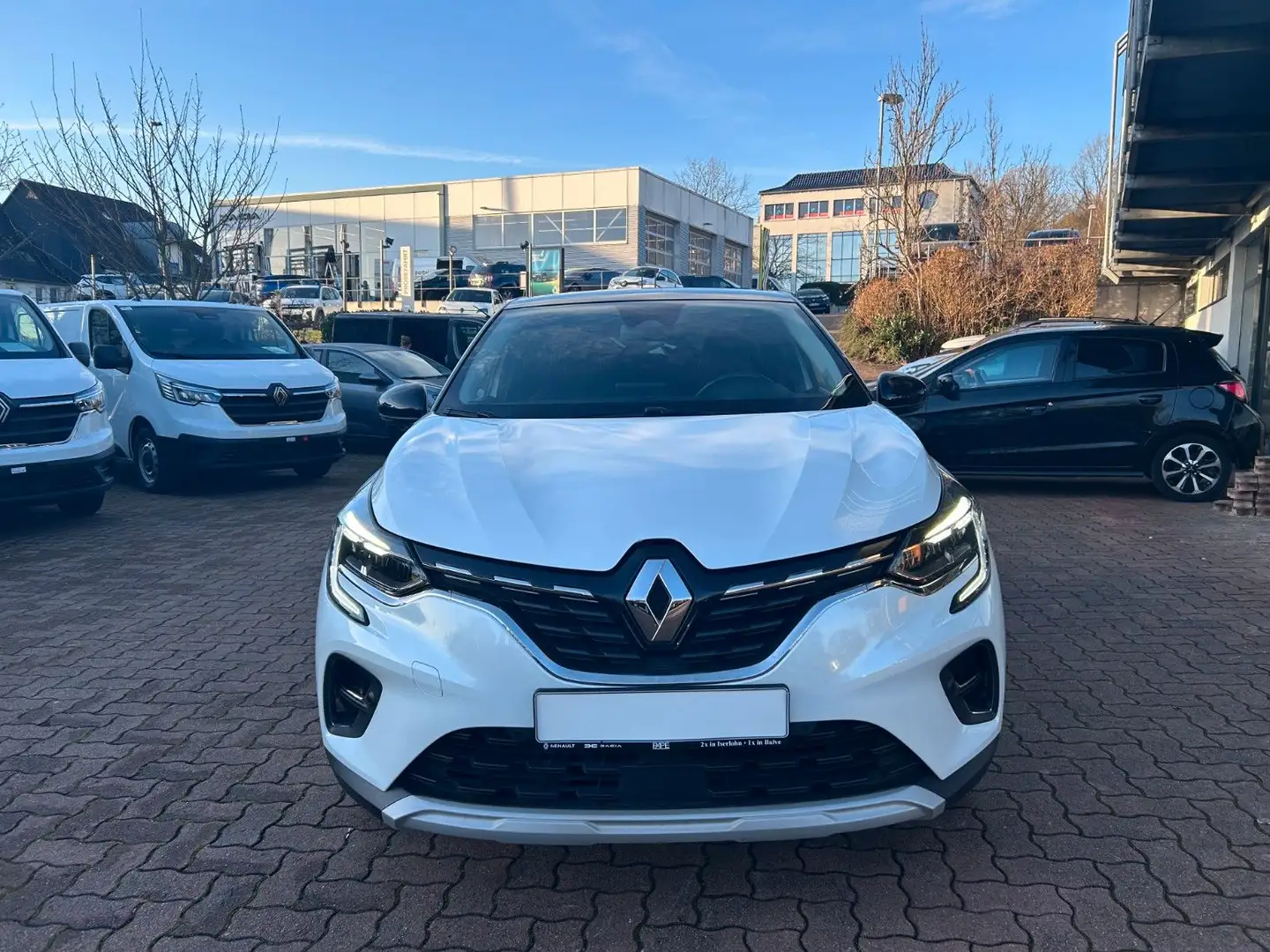 Renault Captur II Techno Mild Hybrid 140 EDC Weiß - 2