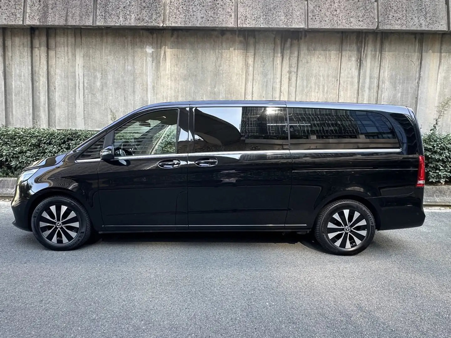 Mercedes-Benz V 300 Classe V Extra-Long 300 d 9G-TRONIC Avantgarde Negru - 2