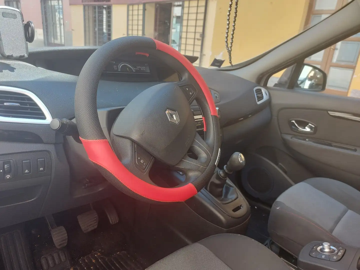 Renault Scenic 1.5 dci Confort Authentique 80cv - 2