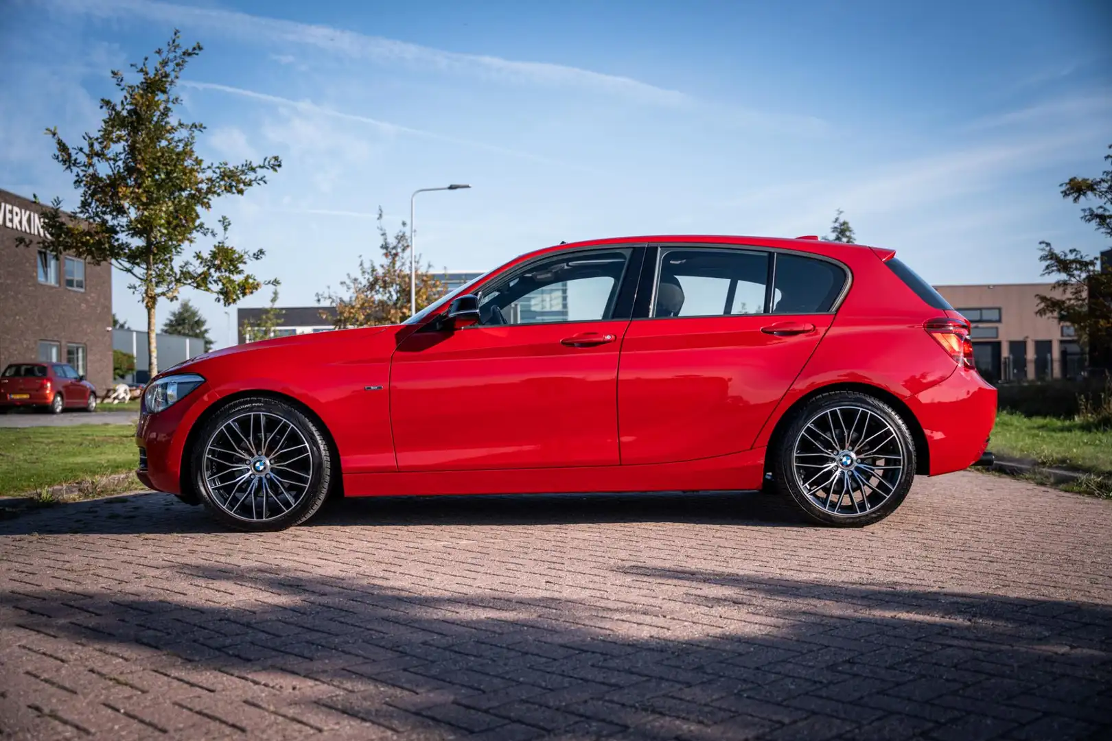 BMW 118 1-serie 118i Automaat Business+ Rot - 2