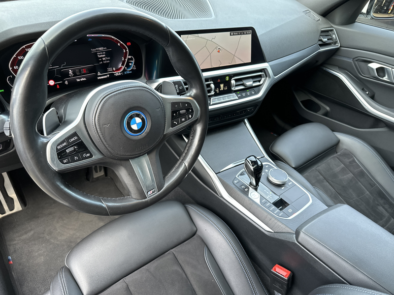 BMW 330 Touring xDrive M-Sport NAV+LED+AHK+PANO+SHZ — photo 9
