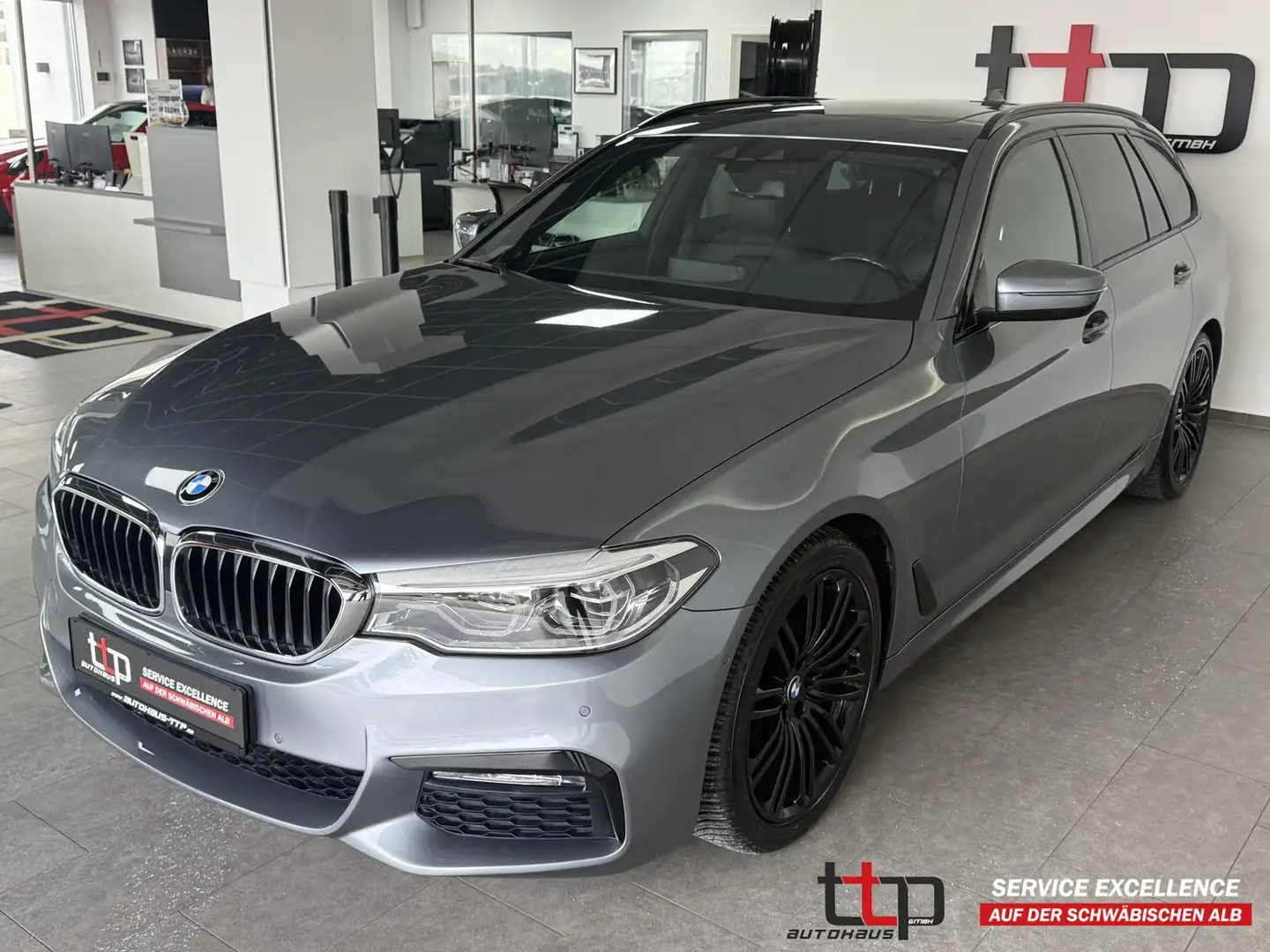 BMW 540 i touring M-Sport xDrive Pano Leder LED 19Alu Bleu - 1