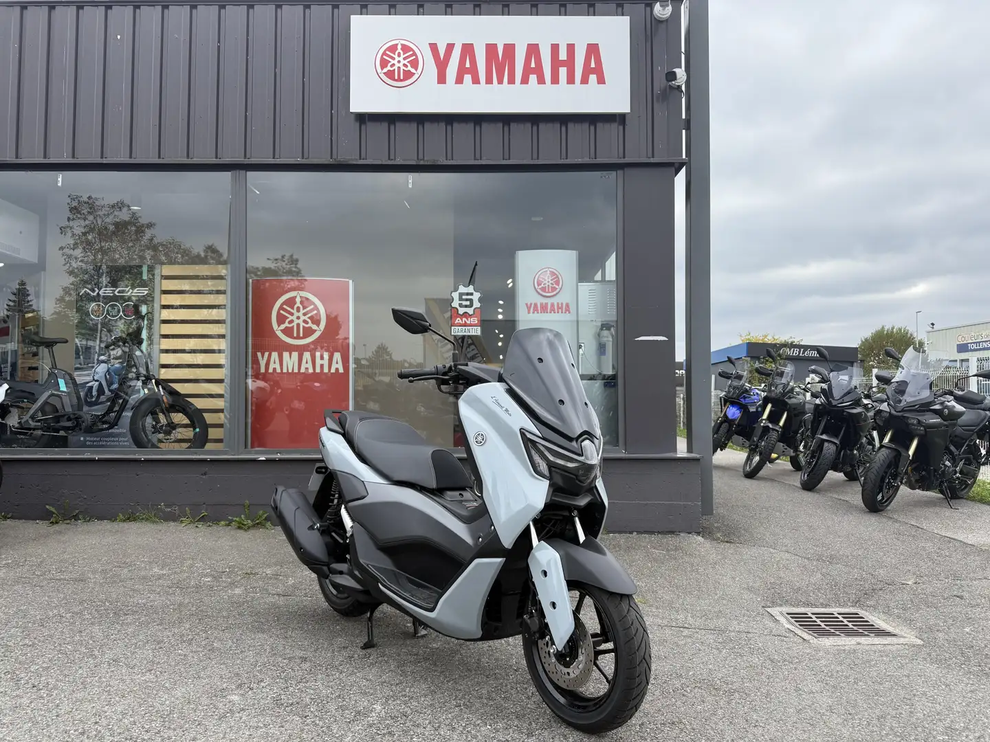 Yamaha NMAX Grau - 1
