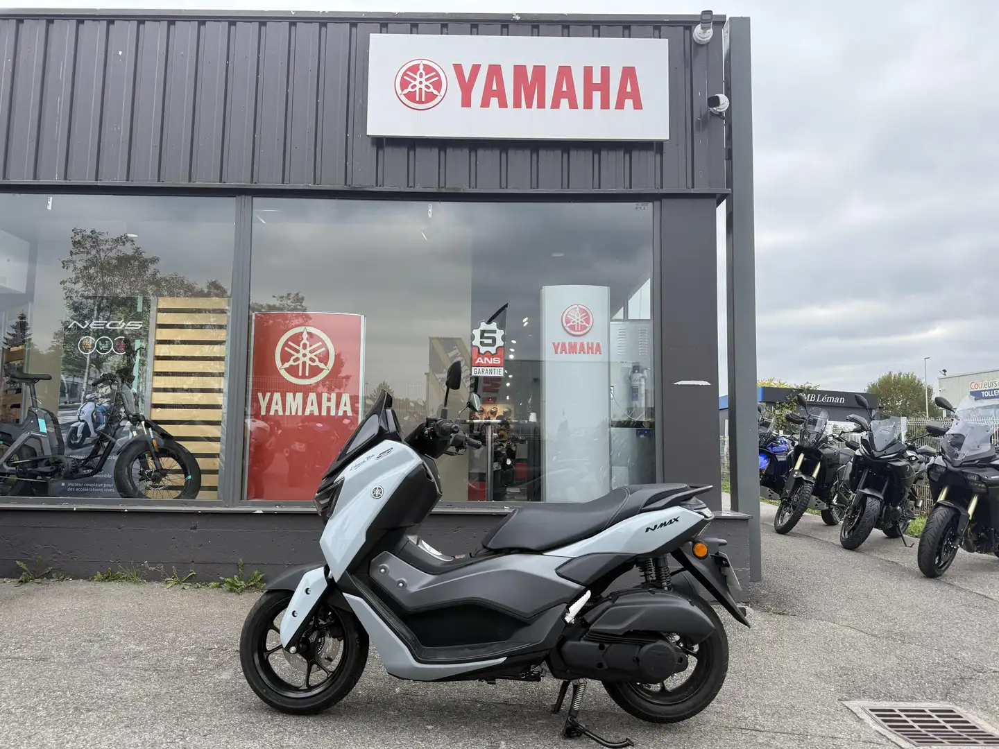 Yamaha NMAX Grau - 2