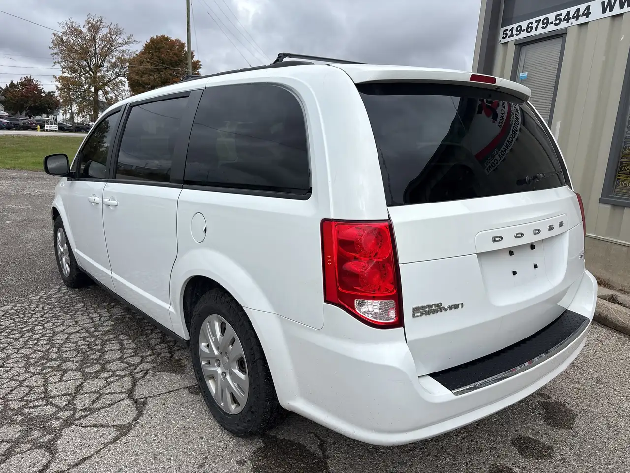 Dodge Grand Caravan снимка Dodge Grand Caravan