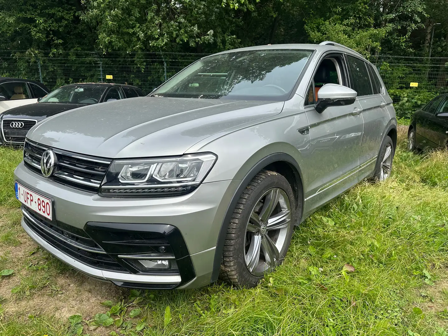 Volkswagen Tiguan Tiguan 2.0 tdi R-line 6 vit Gris - 1