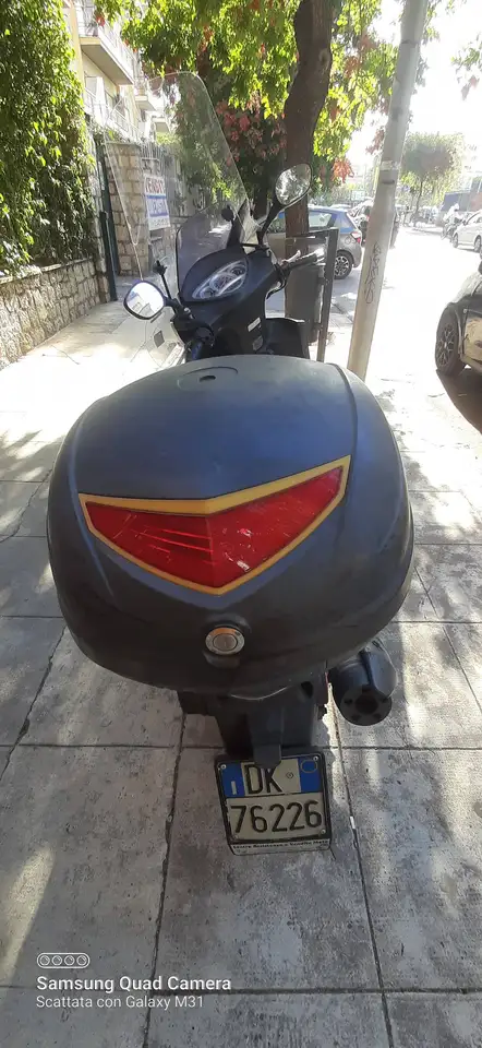 Kymco People GT300i