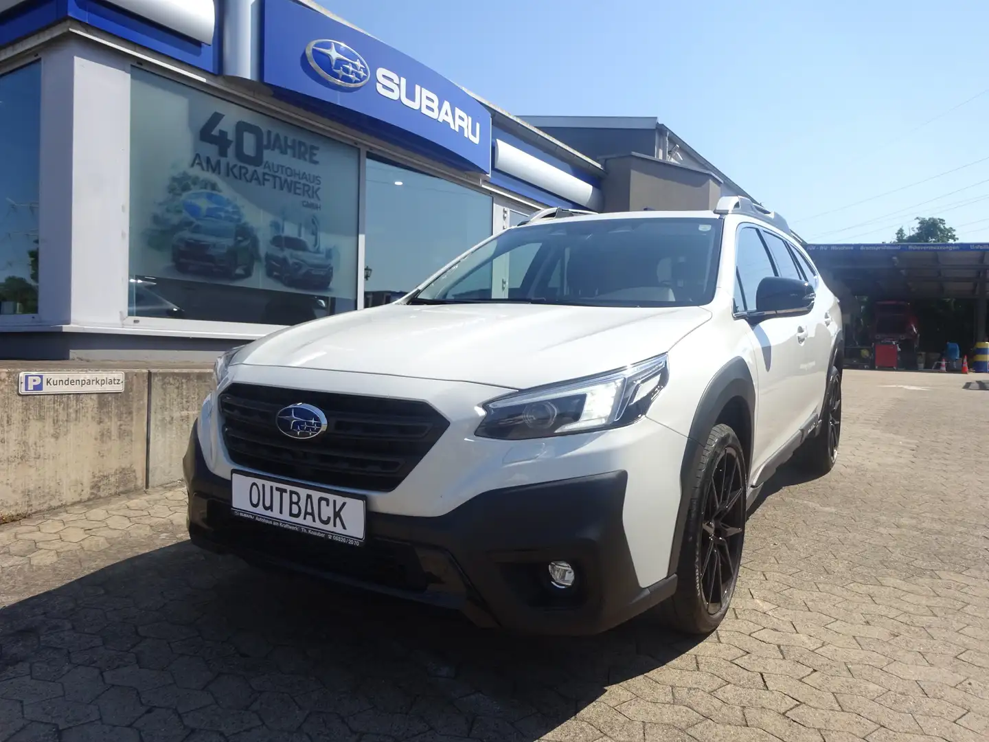 Subaru OUTBACK Platinum 2.5i "BLACK SPEZIAL"*AHK* *1.Hd* White - 1