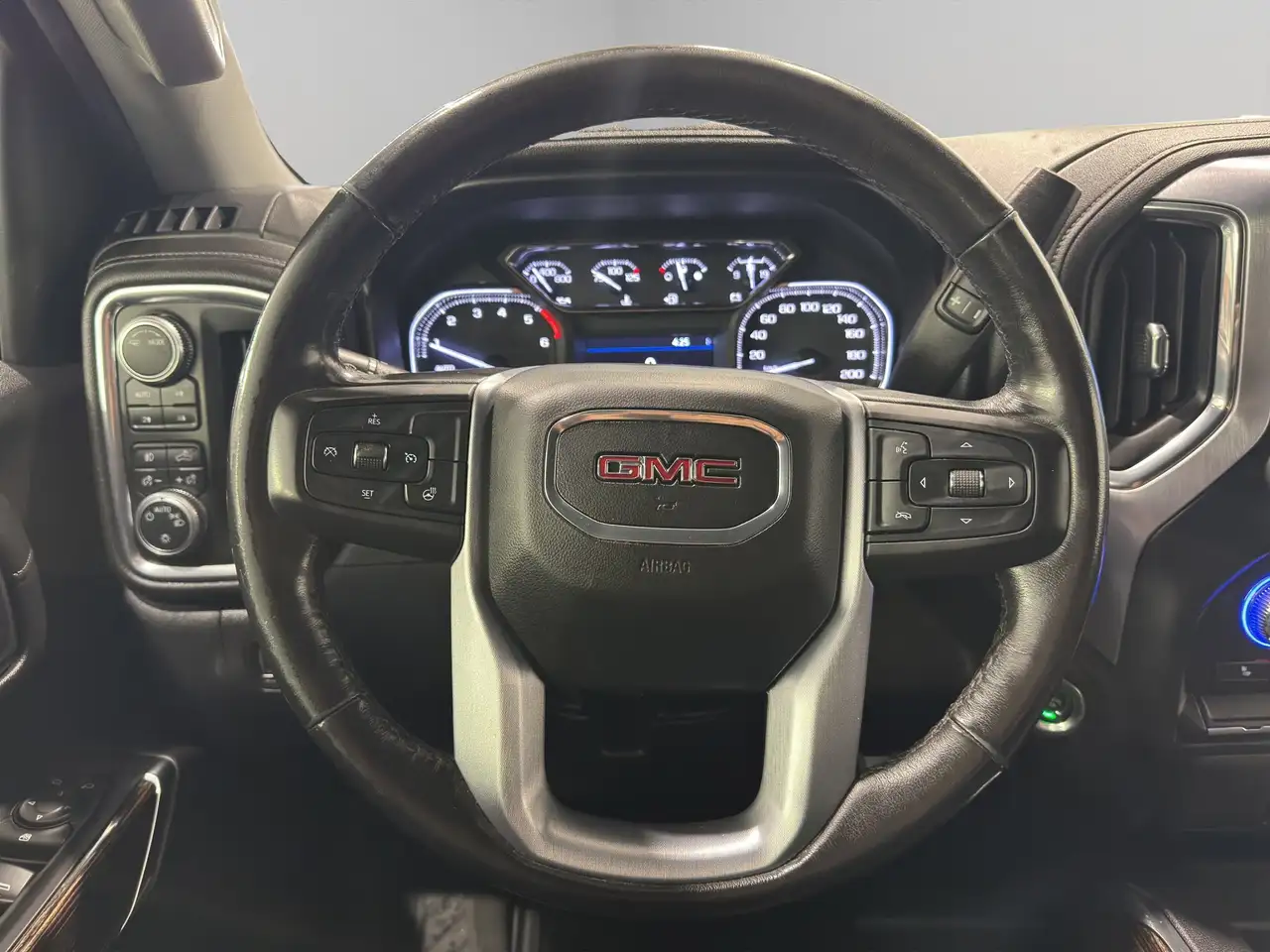 GMC Sierra 1500 снимка GMC Sierra 1500
