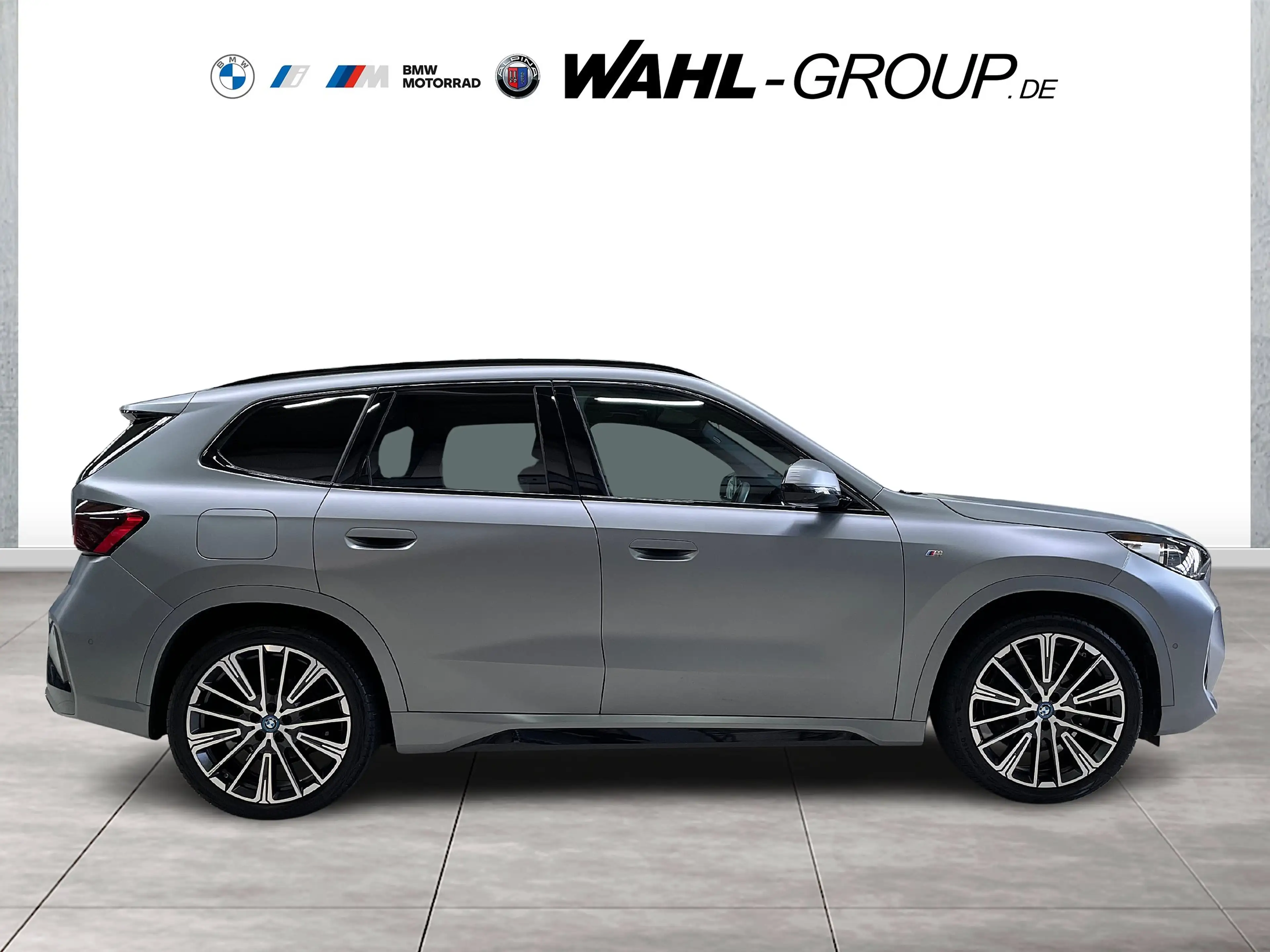 BMW iX1 xDrive30 M SPORT INDIVIDUAL PANO H&K HIFI HEAD-UP — photo 6