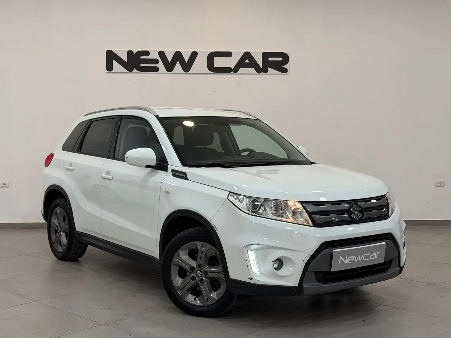 Suzuki Vitara 1.6 VVT S/S 4WD AllGrip V-Top Weiß - 1