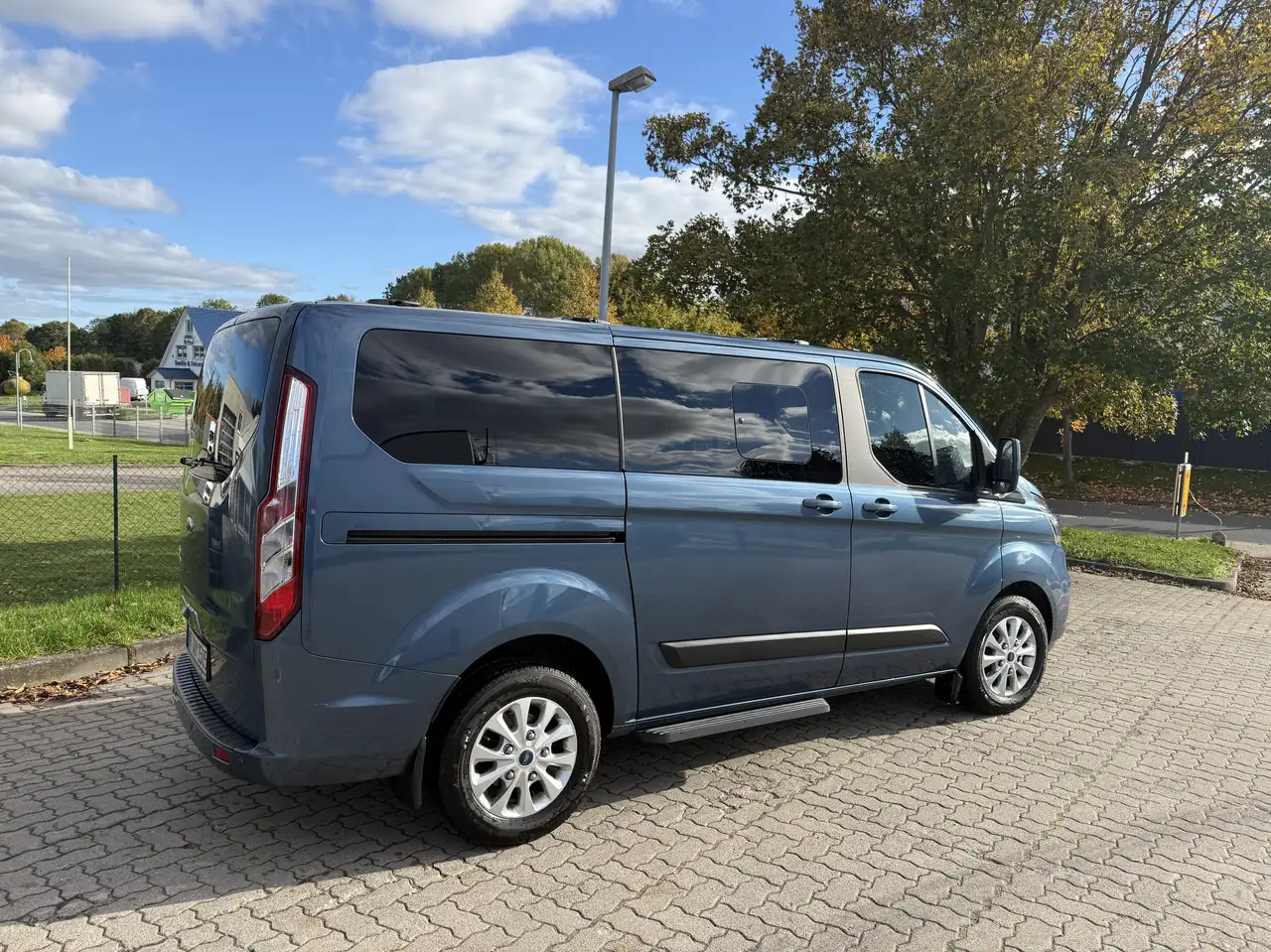 Ford Tourneo Custom 320 L1 Tourneo Trend — photo 1 of 7
