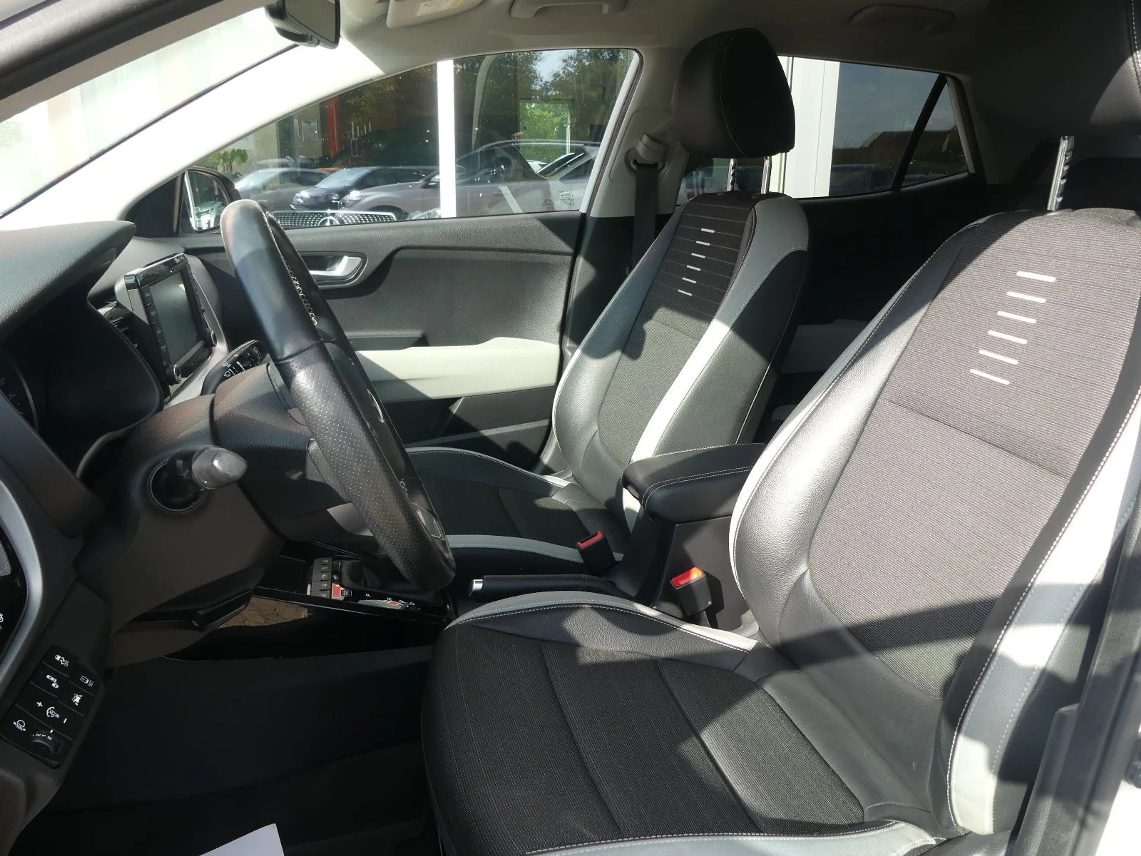 Kia Stonic Spirit Automatik Navi*SHZ*Tempomat*ab199€ — photo 13