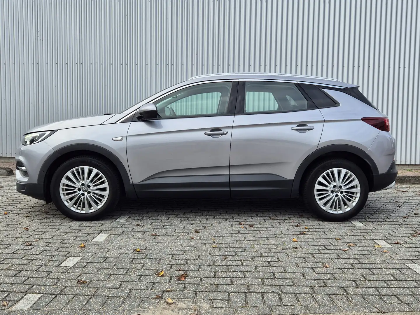 Opel Grandland X 1.2 130PK | Turbo Innovation | Airco | Cruise cont Grijs - 2