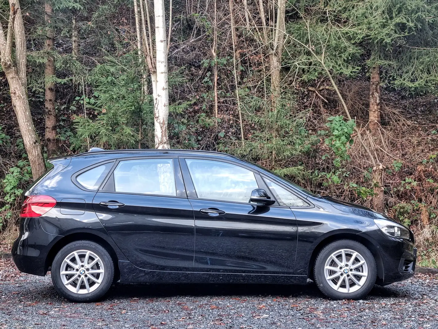 BMW 216 d Active Tourer *Navigation* Zwart - 2