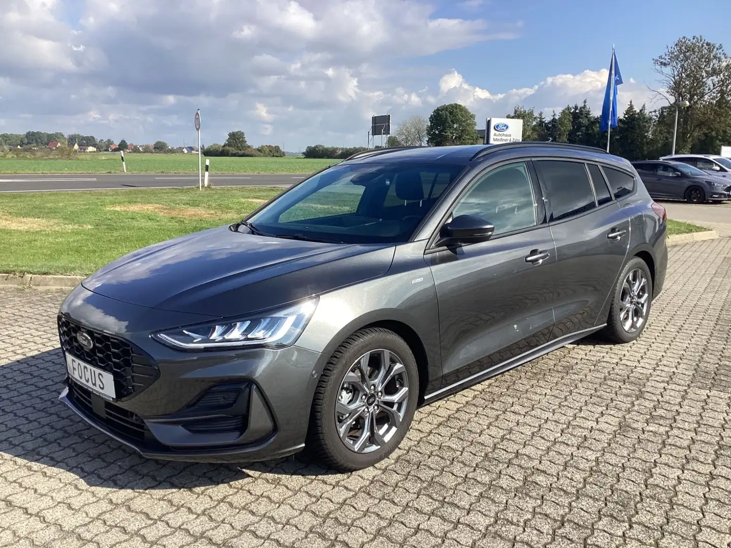 Ford Focus Turnier ST-Line X, AHK, GJR, Head-UP Grau - 1