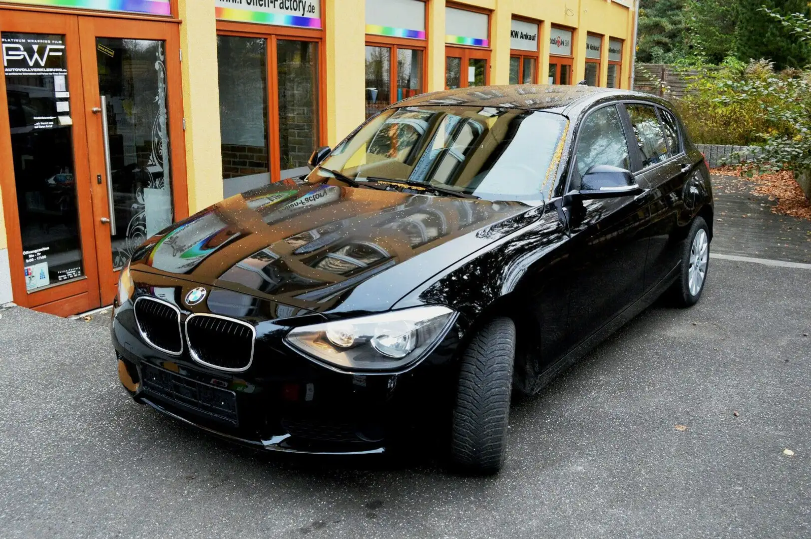 BMW 114 i Lim. Klima,PDC Negro - 2