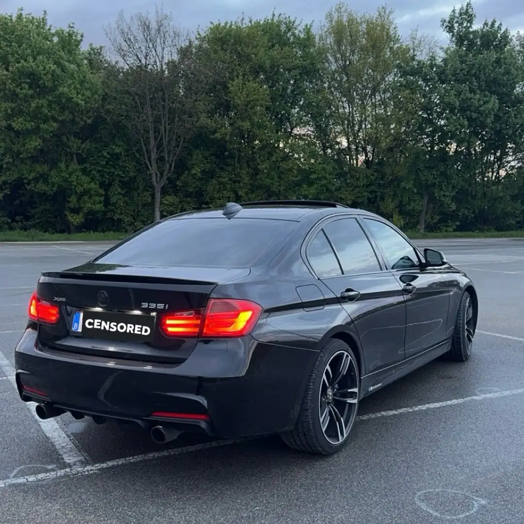 BMW 335 335iXAS crna - 2