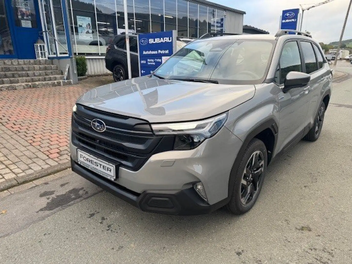 Subaru Forester 2.0 ie 100kW AWD Active Gris - 1