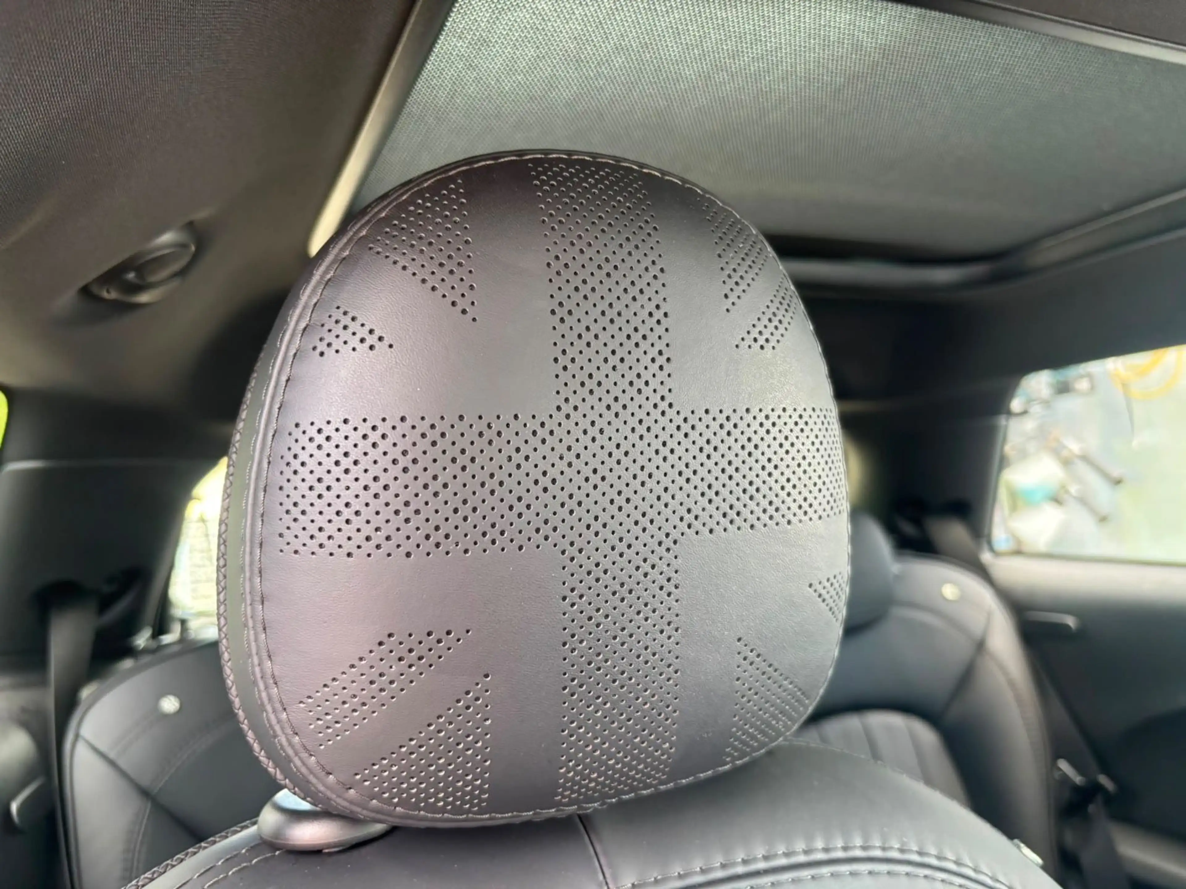 MINI Cooper SE Leder Pano HUD Navi LED KAM H/K 17'' — photo 14