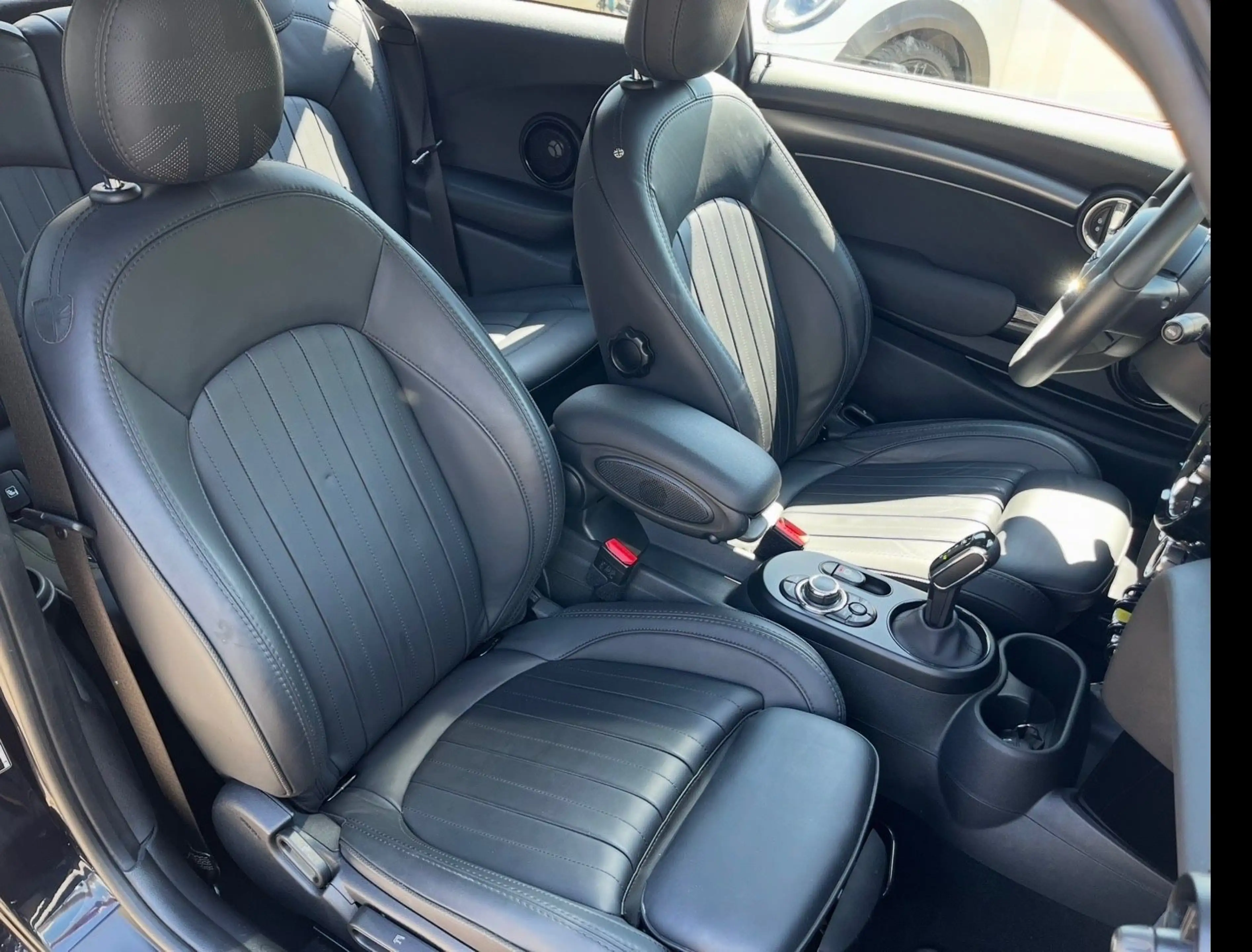MINI Cooper SE Leder Pano HUD Navi LED KAM H/K 17'' — photo 13
