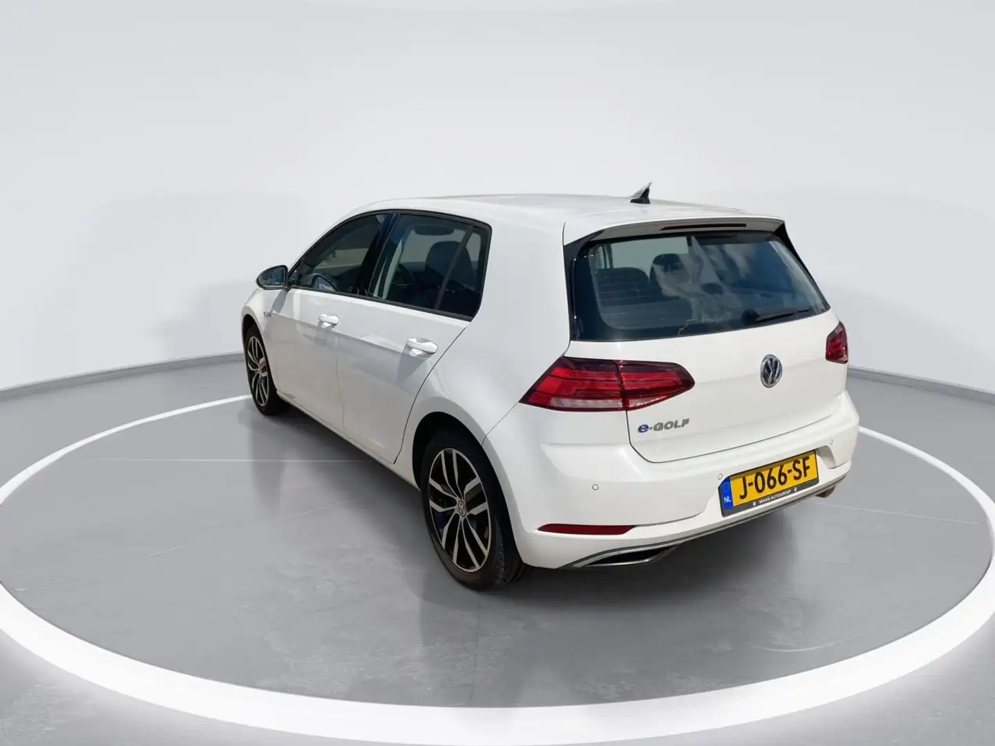 Volkswagen e-Golf E-DITION 100kW/136PK · Navigatie · Adaptieve cruis Wit - 2