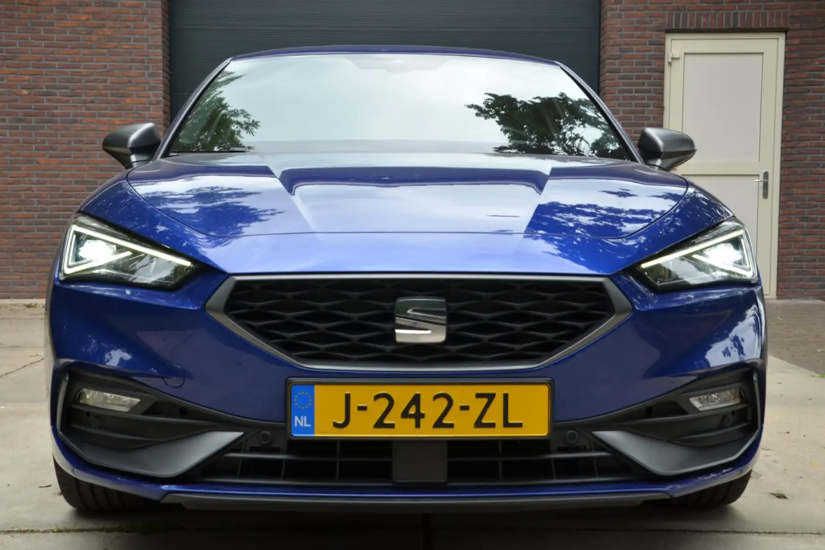 SEAT Leon 1.0 TSI FR Launch Edition Navi/Ecc/Pdc/Apple Carpl Blauw - 2