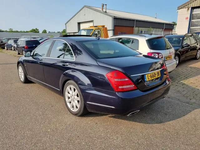 Mercedes-Benz S Class view 3