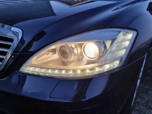 Mercedes-Benz S Class view 13