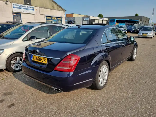 Mercedes-Benz S Class view 4