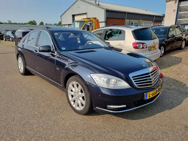 Mercedes-Benz S Class view 2
