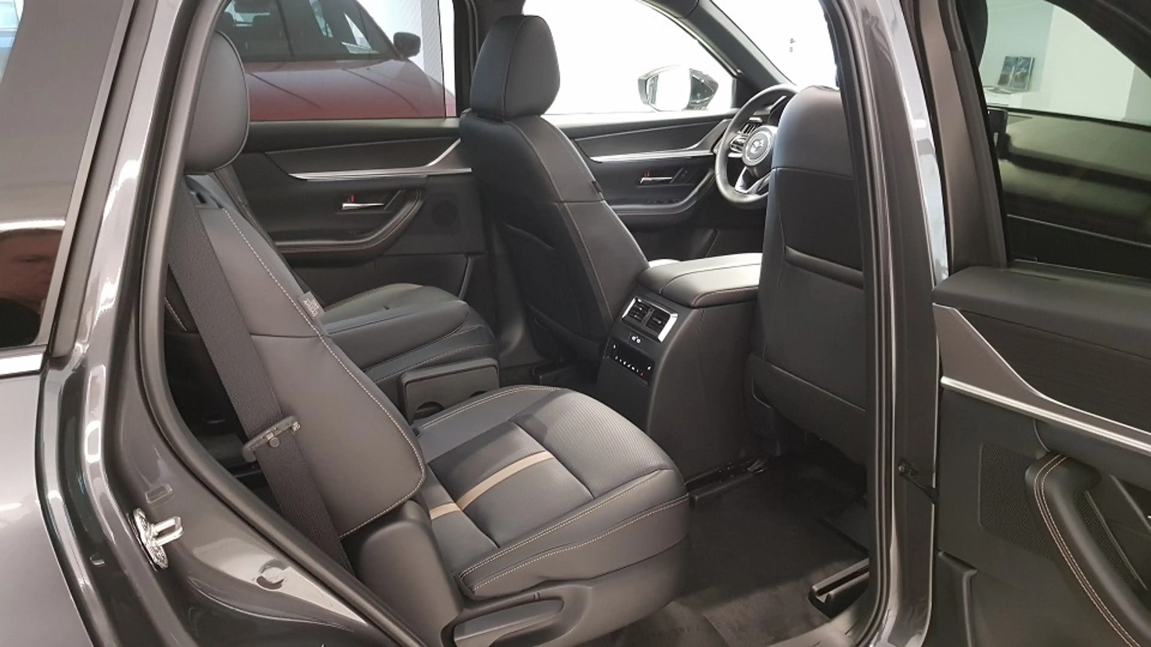 Mazda CX-80 2.5L e-SKYACTIV PHEV 327ps Homura Plus — photo 8