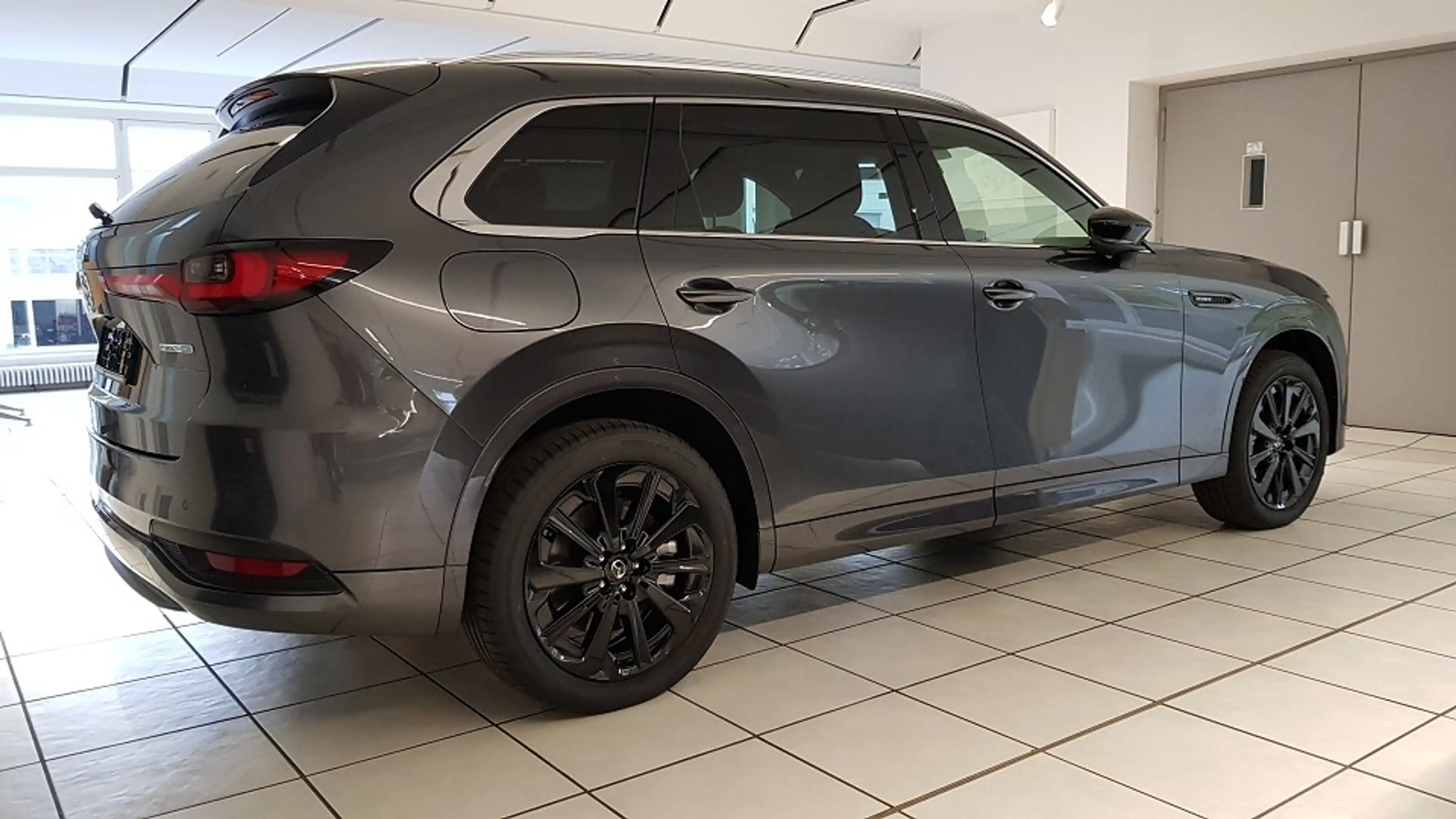 Mazda CX-80 2.5L e-SKYACTIV PHEV 327ps Homura Plus — photo 3