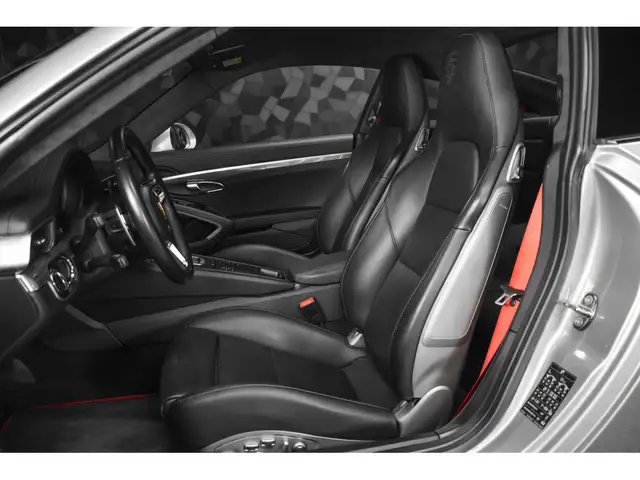 Porsche 991 view 9