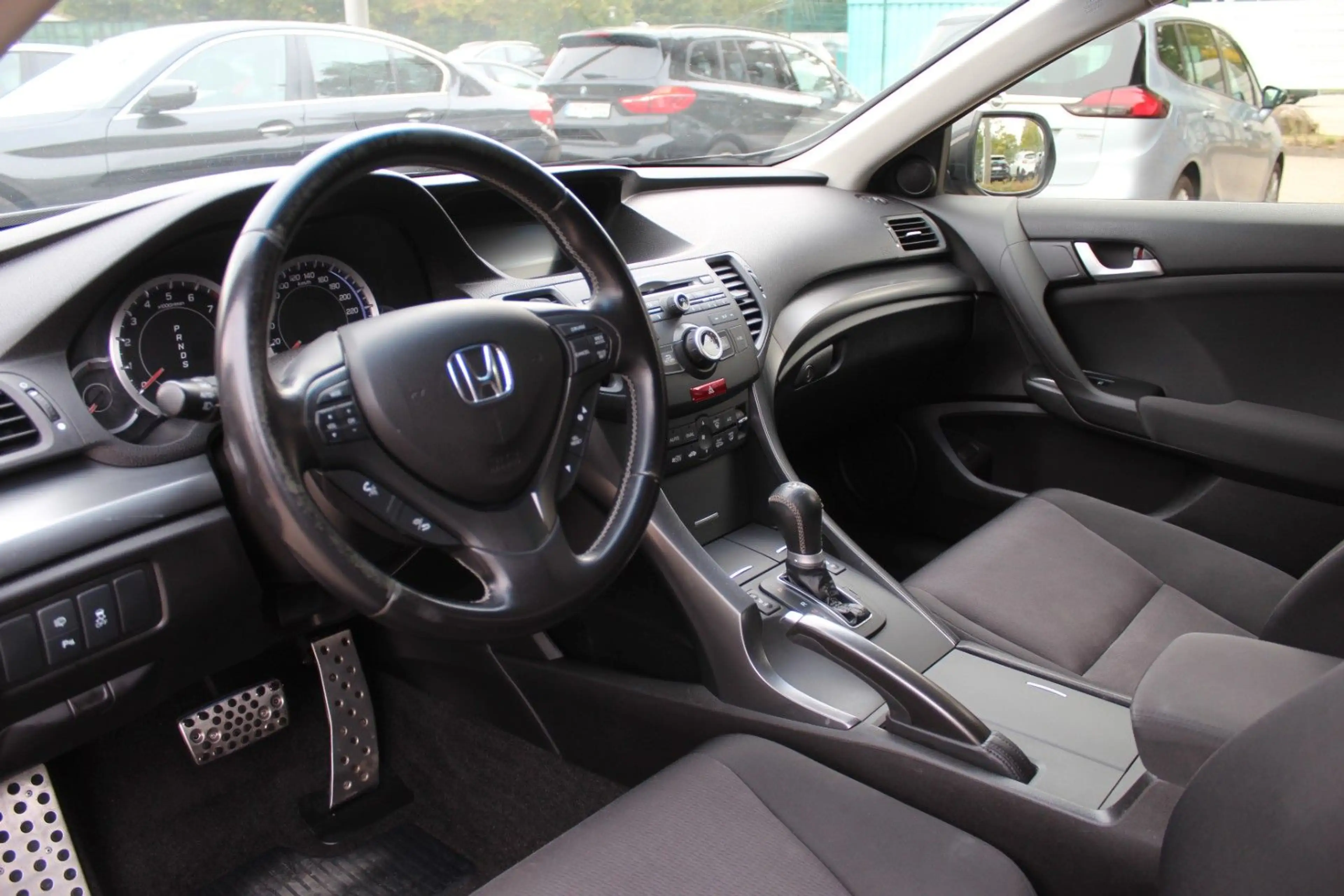 Honda Accord Tourer 2.0 Automatik — photo 10