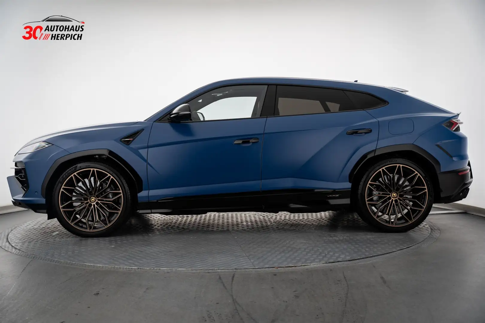 Lamborghini Urus SE Ad-Personam Blu-Grifo-Shiny Matt-PPF B&O Blau - 2