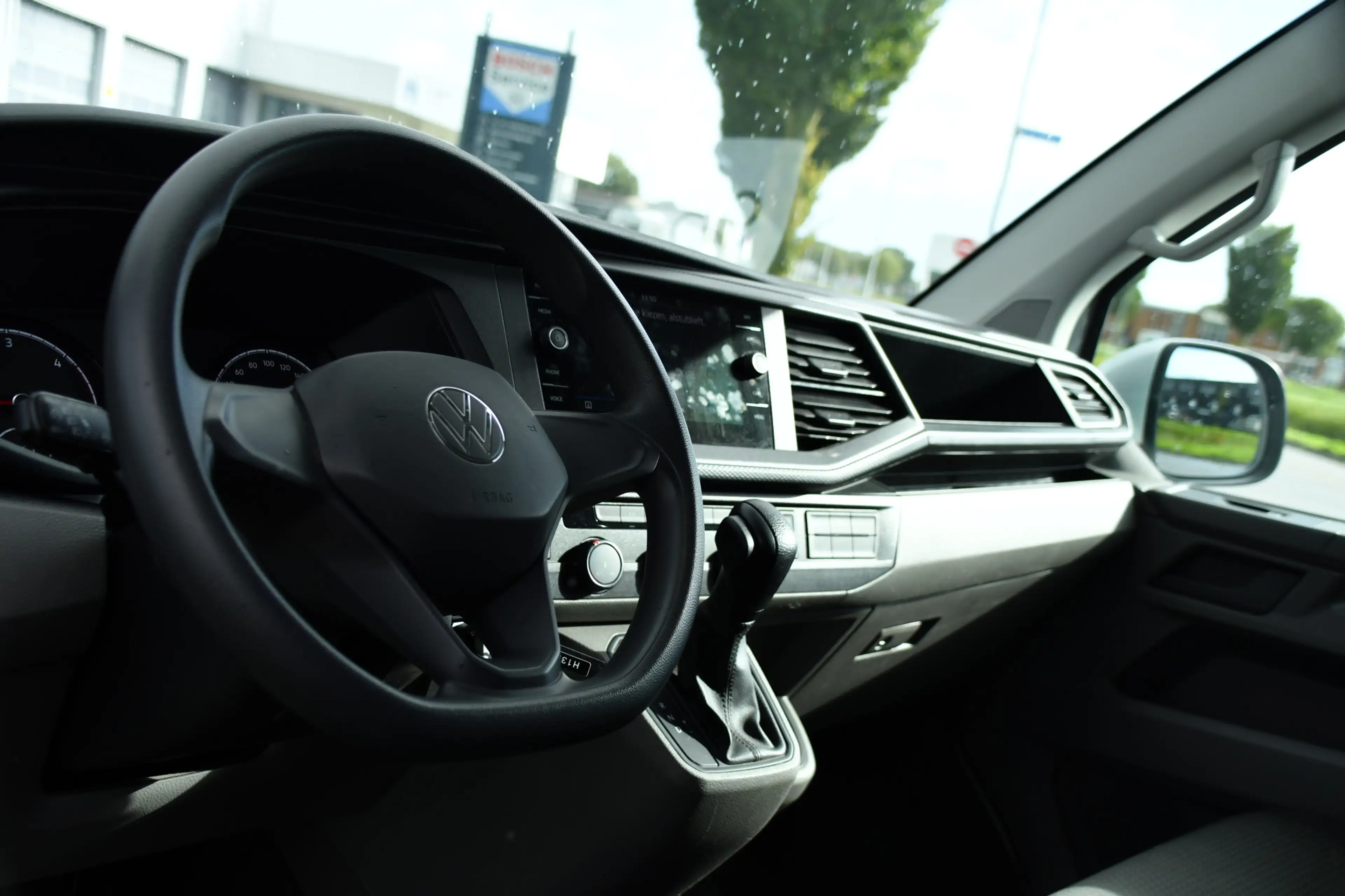 Volkswagen Transporter 2.0 TDI L2H1 DC PB Edition MARGE! Cruise, Carplay, — photo 2