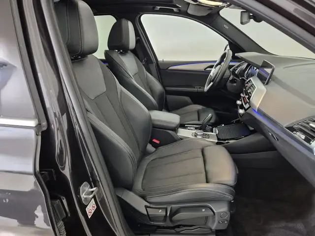 BMW X3 view 11