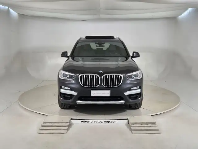 BMW X3 view 3